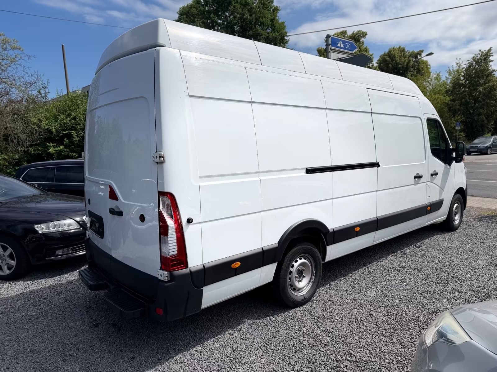 Renault Master III Kasten L4H3 GKa 3,5 t Ansicht 5