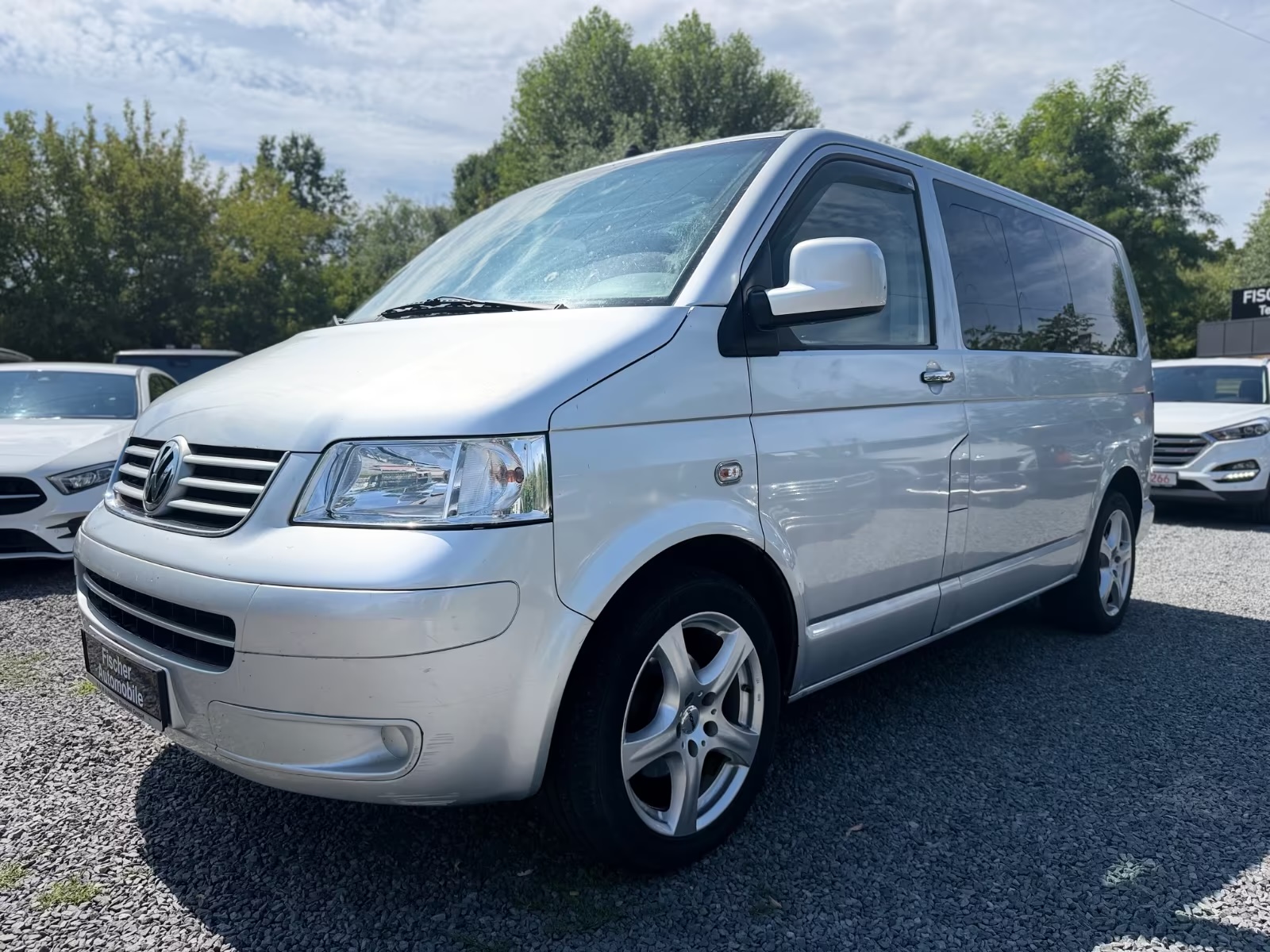 Volkswagen T5 Transporter Bus Shuttle