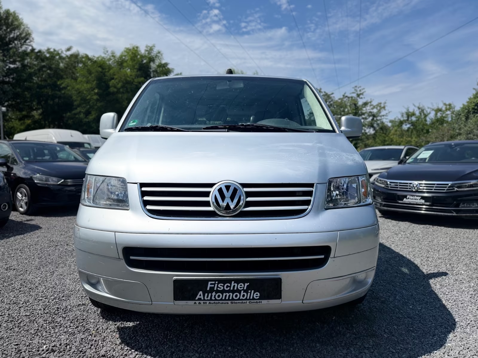 Volkswagen T5 Transporter Bus Shuttle Ansicht 2