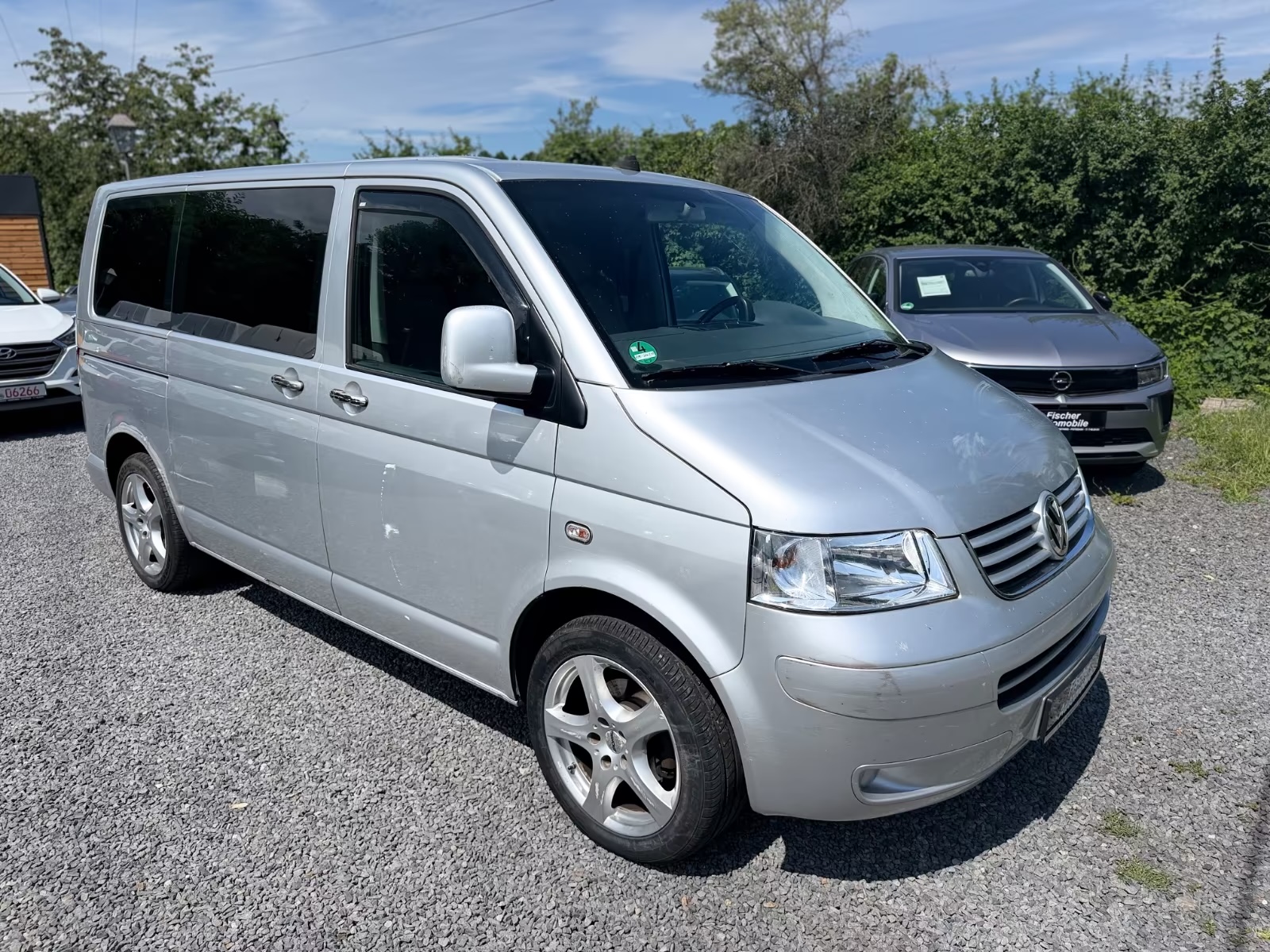 Volkswagen T5 Transporter Bus Shuttle Ansicht 3