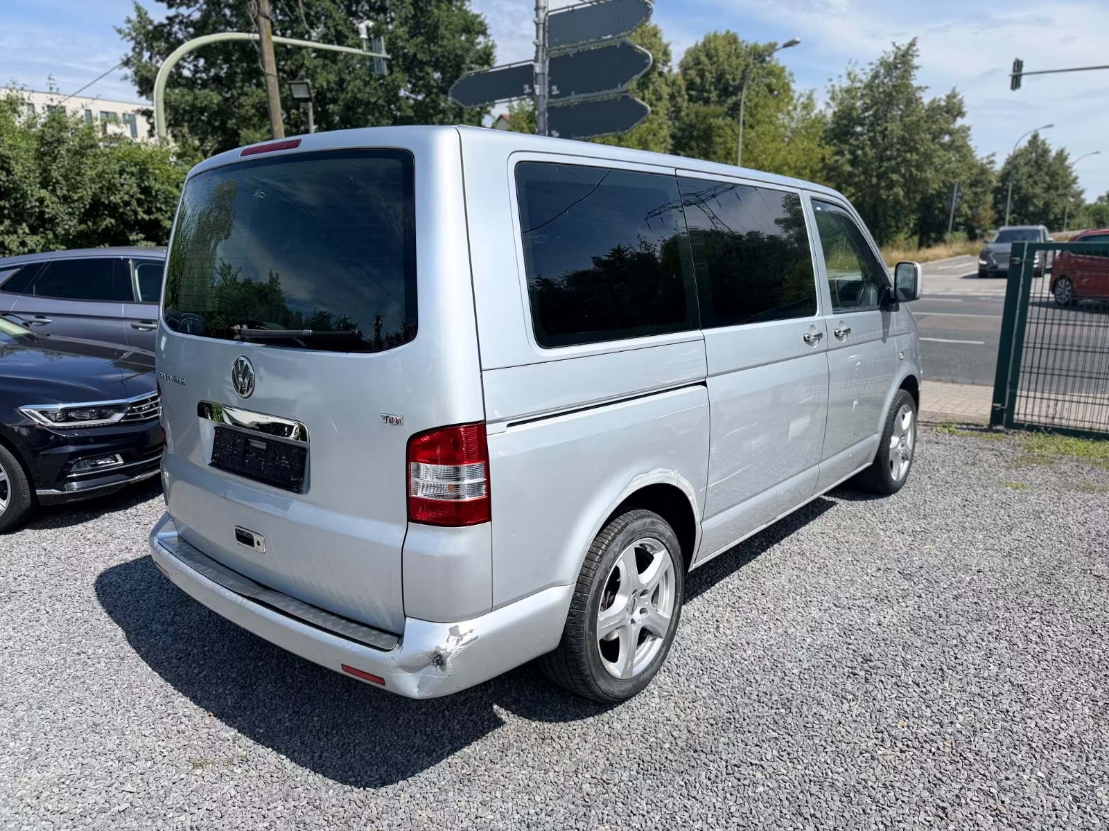 Volkswagen T5 Transporter Bus Shuttle Ansicht 5